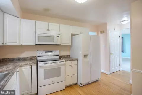 Entry Way - 29 Consett Pl #5-I, Frederick, MD 21703 photo 6 of 8