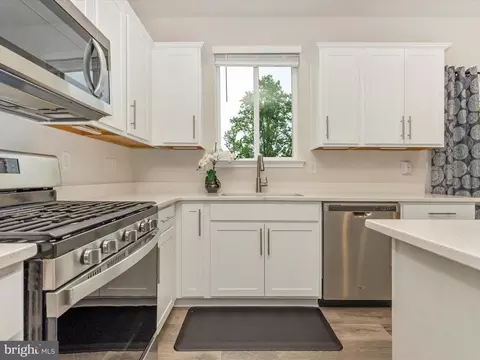 Kitchen - 5809 Zoe Ln, Frederick, MD 21704 photo 5 of 6