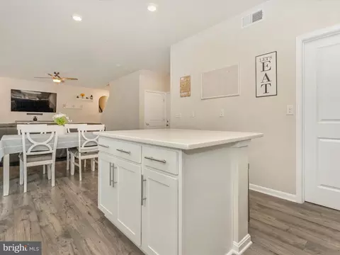 Kitchen - 5809 Zoe Ln, Frederick, MD 21704 photo 4 of 6