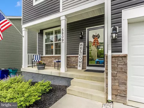 Exterior - 5809 Zoe Ln, Frederick, MD 21704 photo 11 of 14
