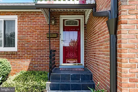 922 Cherokee Trl, Frederick, MD 21701 photo 4