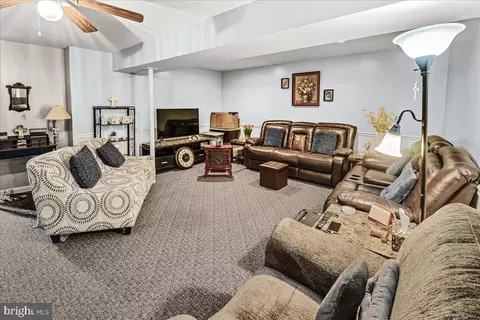 Living - 54 Saddleridge Ct, Myersville, MD 21773 photo 1 of 1