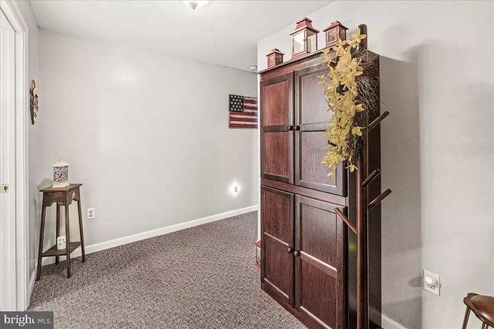 Entry Way - 54 Saddleridge Ct, Myersville, MD 21773 photo 10 of 10
