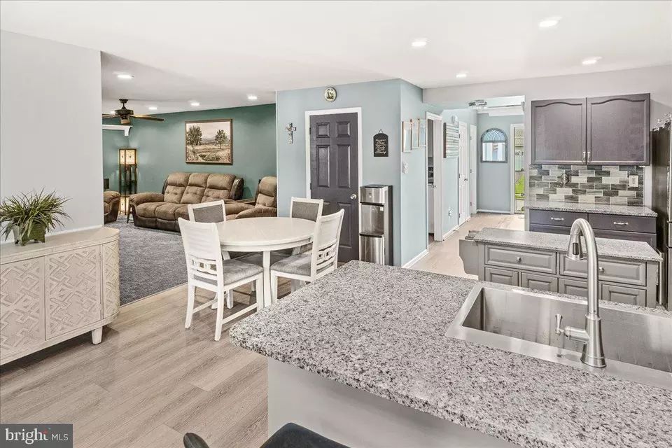 Entry Way - 54 Saddleridge Ct, Myersville, MD 21773 photo 4 of 10