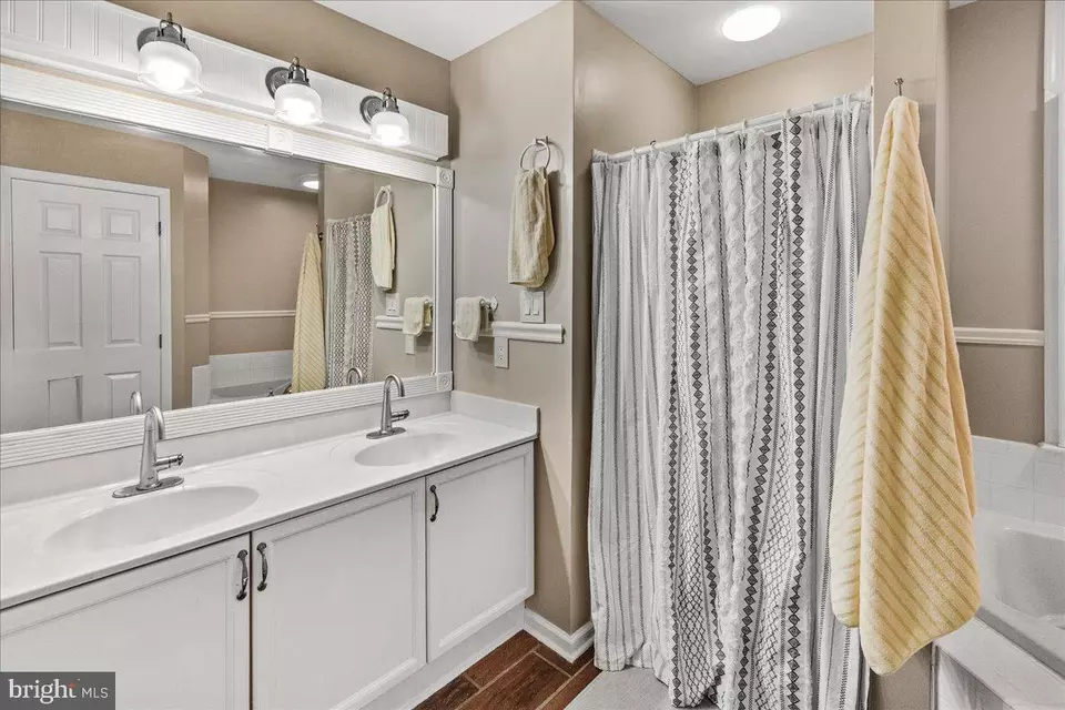 Bath - 54 Saddleridge Ct, Myersville, MD 21773 photo 1 of 5