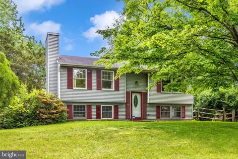 486 Hillcrest Dr, Frederick, MD 21703