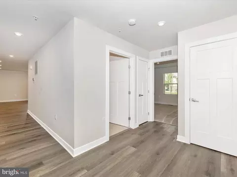 Entry Way - 2598 Lamplighter Dr, Frederick, MD 21702 photo 2 of 4