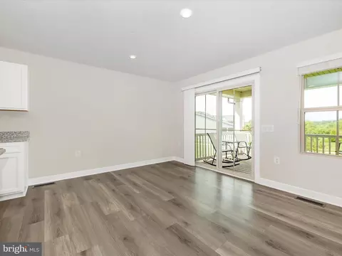Living - 2598 Lamplighter Dr, Frederick, MD 21702 photo 7 of 10