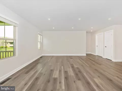 Living - 2598 Lamplighter Dr, Frederick, MD 21702 photo 6 of 10