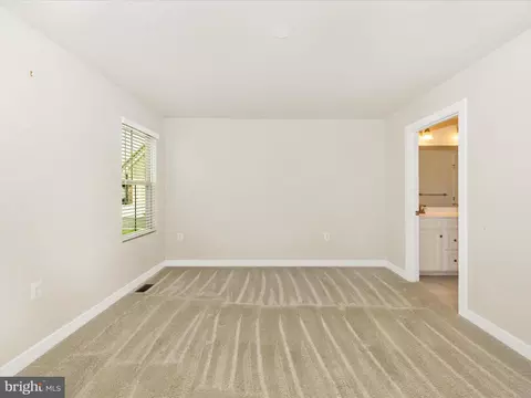 Bedroom - 2598 Lamplighter Dr, Frederick, MD 21702 photo 3 of 9