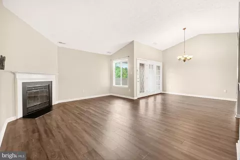 Living - 2125 Wainwright Ct #2C, Frederick, MD 21702 photo 1 of 4