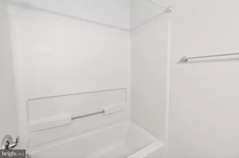 Bath - 2125 Wainwright Ct #2C, Frederick, MD 21702 photo 3 of 3