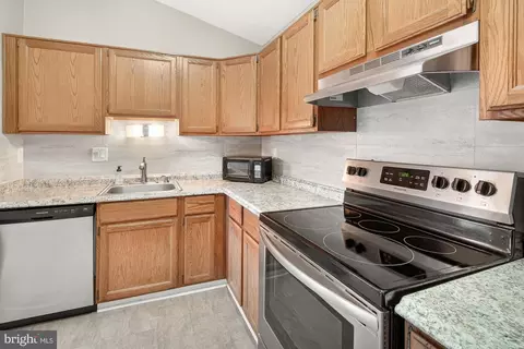 Kitchen - 2125 Wainwright Ct #2C, Frederick, MD 21702 photo 3 of 4
