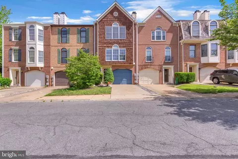 6 Victoria Sq, Frederick, MD 21702