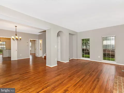 2209 Garden Ln, Frederick, MD 21701 photo 9