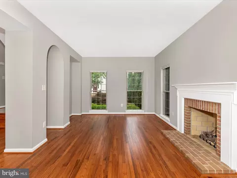2209 Garden Ln, Frederick, MD 21701 photo 8