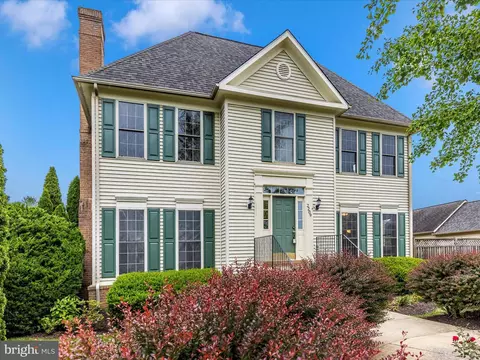 2209 Garden Ln, Frederick, MD 21701 photo 2