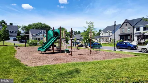 1302 Pedigree St, Frederick, MD 21702 photo 6