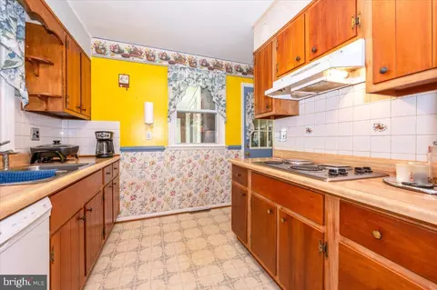 Kitchen - 6109 Ford Rd, Frederick, MD 21702 photo 2 of 6