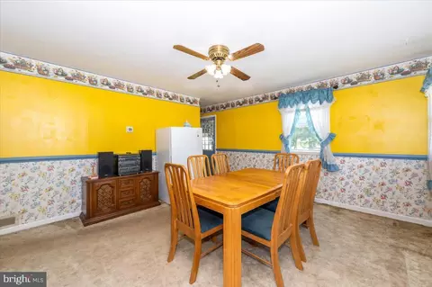 Dining - 6109 Ford Rd, Frederick, MD 21702 photo 5 of 8