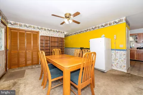 Dining - 6109 Ford Rd, Frederick, MD 21702 photo 6 of 8
