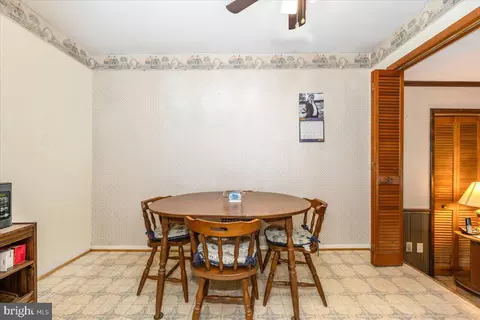 Dining - 6109 Ford Rd, Frederick, MD 21702 photo 3 of 8