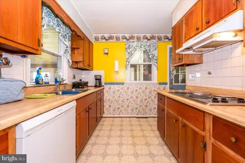 Kitchen - 6109 Ford Rd, Frederick, MD 21702 photo 3 of 6