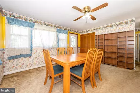 Dining - 6109 Ford Rd, Frederick, MD 21702 photo 7 of 8