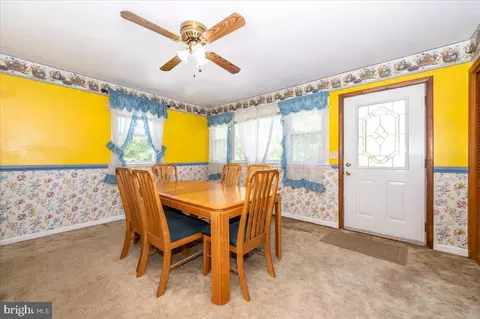 Dining - 6109 Ford Rd, Frederick, MD 21702 photo 8 of 8
