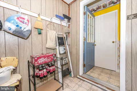 Entry Way - 6109 Ford Rd, Frederick, MD 21702 photo 2 of 2