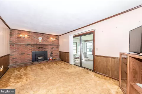Living - 6109 Ford Rd, Frederick, MD 21702 photo 1 of 4