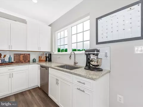 Kitchen - 1426 Clingmans Dome Dr, Frederick, MD 21702 photo 8 of 9