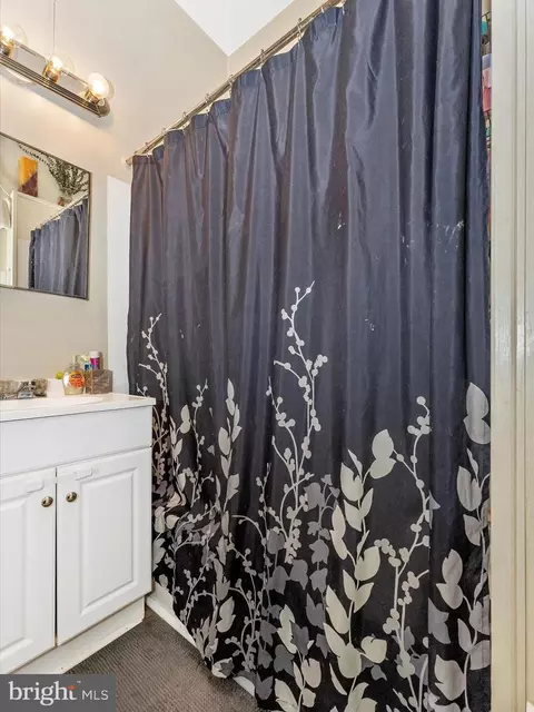 Bath - 21 E A St, Brunswick, MD 21716 photo 2 of 4
