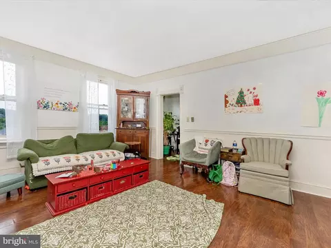 Living - 21 E A St, Brunswick, MD 21716 photo 5 of 6