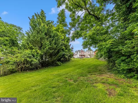 Exterior - 21 E A St, Brunswick, MD 21716 photo 5 of 14