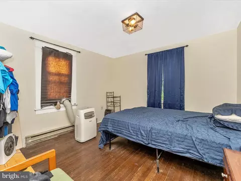 Bedroom - 21 E A St, Brunswick, MD 21716 photo 3 of 8