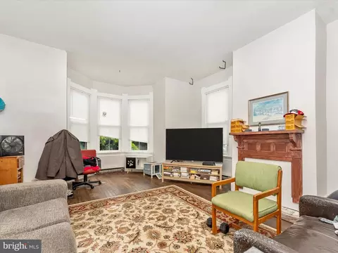 Living - 21 E A St, Brunswick, MD 21716 photo 2 of 6