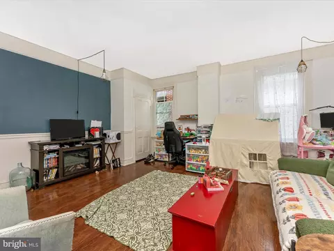 Living - 21 E A St, Brunswick, MD 21716 photo 6 of 6
