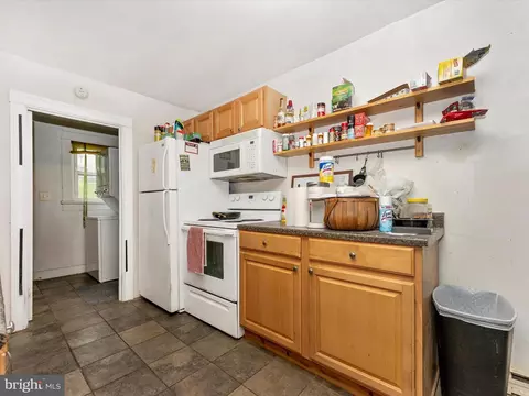 Kitchen - 21 E A St, Brunswick, MD 21716 photo 3 of 6