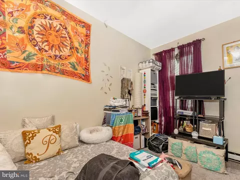 Bedroom - 21 E A St, Brunswick, MD 21716 photo 1 of 8