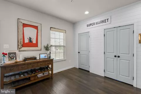 Entry Way - 6325 Posey St, Frederick, MD 21703 photo 5 of 7