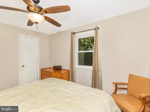 Bedroom - 5421 Bartonsville Rd, Frederick, MD 21704 photo 4 of 7