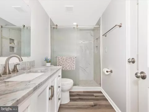 Bath - 5421 Bartonsville Rd, Frederick, MD 21704 photo 3 of 3