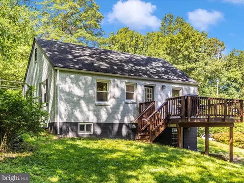 Exterior - 5421 Bartonsville Rd, Frederick, MD 21704 photo 8 of 11