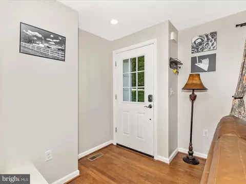 Entry Way - 5421 Bartonsville Rd, Frederick, MD 21704 photo 1 of 2