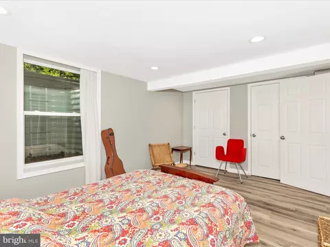 Bedroom - 5421 Bartonsville Rd, Frederick, MD 21704 photo 6 of 7