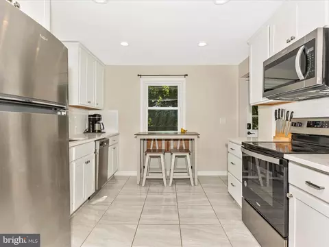 Kitchen - 5421 Bartonsville Rd, Frederick, MD 21704 photo 3 of 5
