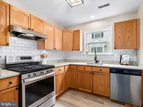 Kitchen - 2116 Bristol Dr #16, Frederick, MD 21702 photo 2 of 3