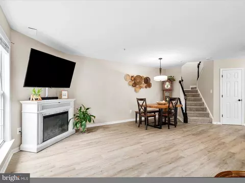 Living - 2116 Bristol Dr #16, Frederick, MD 21702 photo 1 of 1