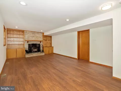 Living - 8013 Meadowview Dr, Frederick, MD 21702 photo 9 of 10
